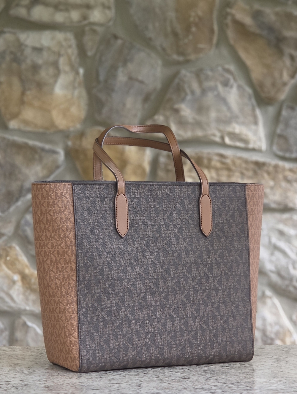 Michael Kors Sinclair Logo Large Brown Tote - Picture 3 of 9